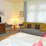 Im Appartementhaus * Sellin (Rugen)